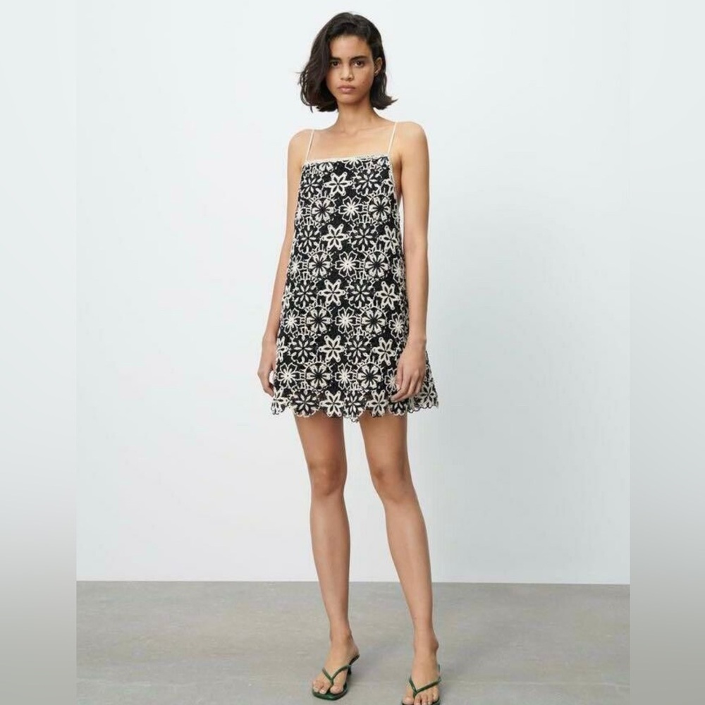 Zara Crochet Flower Mini Dress SZ M Black Cream
